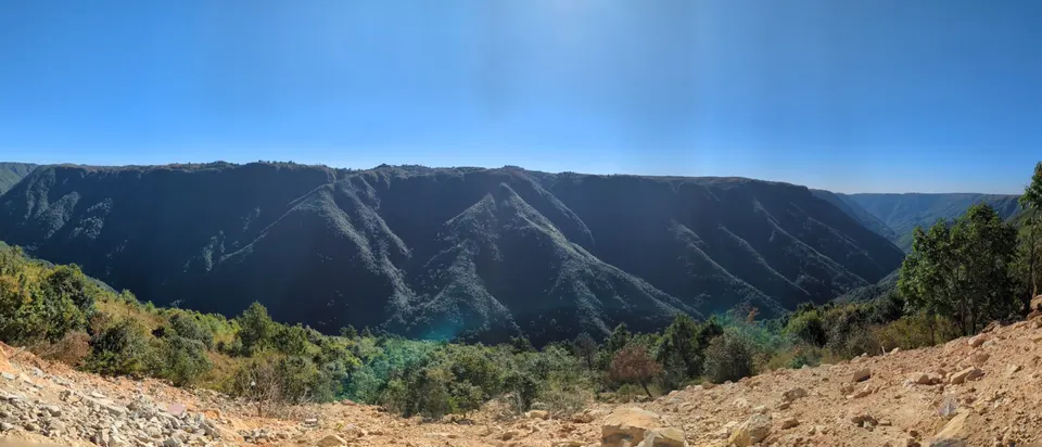 Panorama krajiny severovýchodní Indie, kde probíhal terénní výzkum
